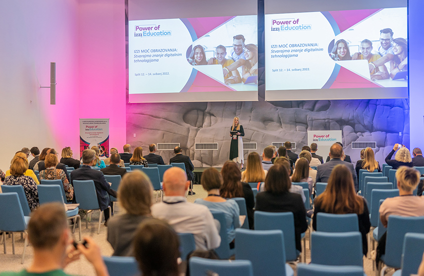 moderator-barbara-kolar-on-stage