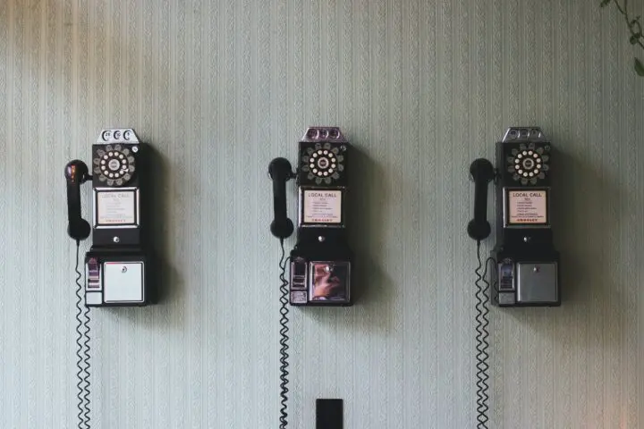 vintage-telephone-on-the-wall